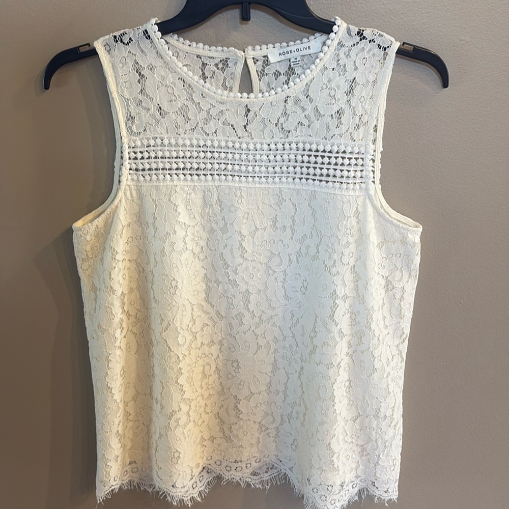 Rose & Olive White LACE eyelet dots Blouse top over the head lined stretch M